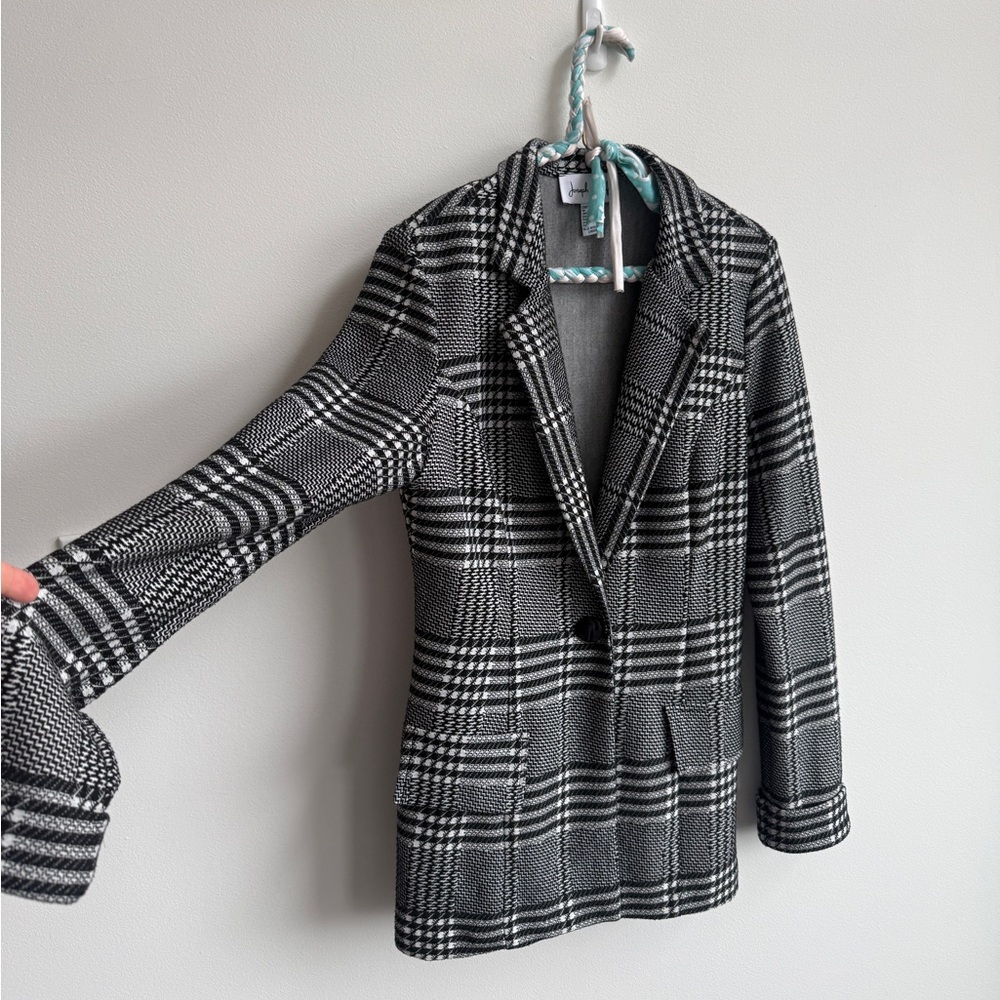 Vintage blazer size 10
Joseph Ribkoff